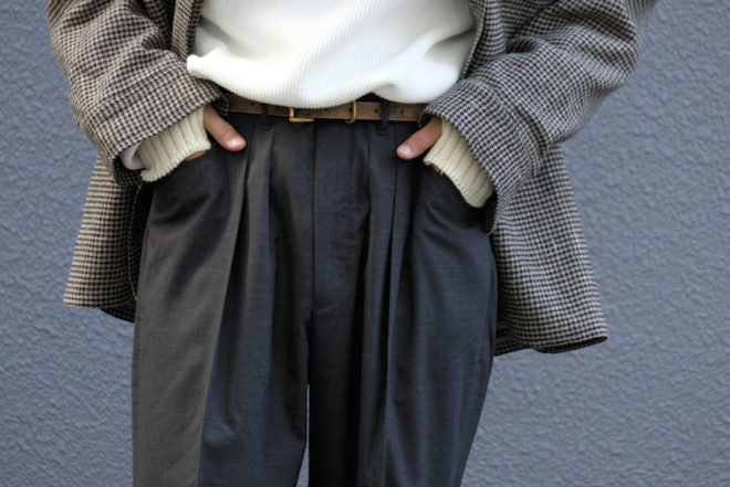 FARAH ｜ファーラ｜TWO-TUCK WIDE TAPERED PANTS - WOOL｜公式通販 