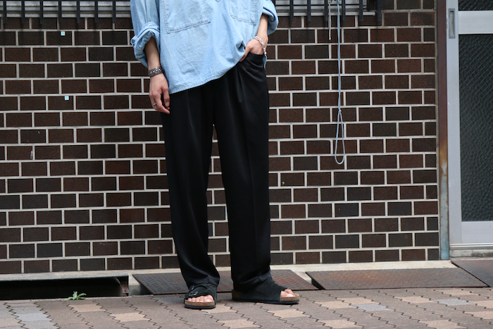 FARAH｜ファーラー｜TWO-TUCK WIDE TAPERED PANTS - JERSEY | blog